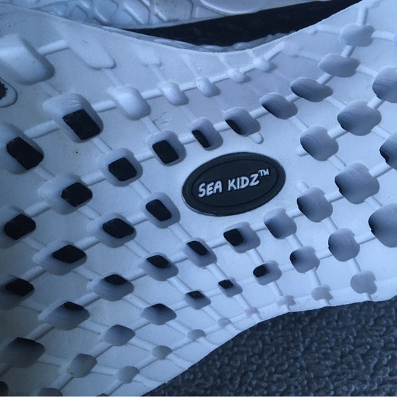 Boys Water Shoes - Picture 10 of 12